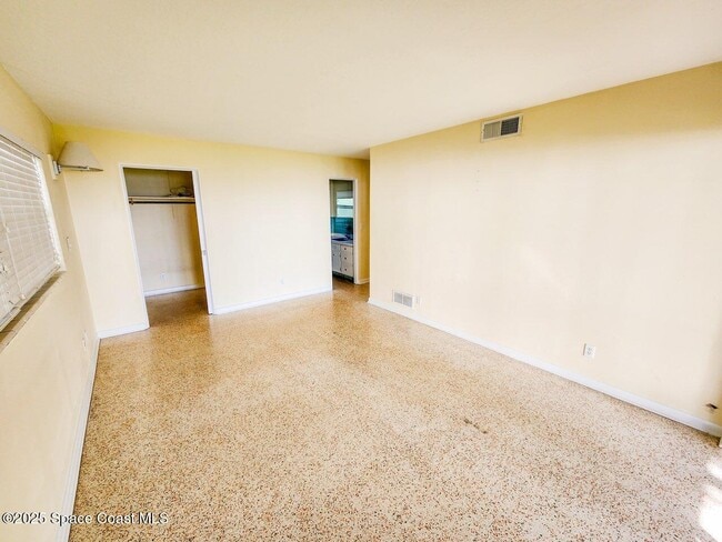 Building Photo - 1181 Sunny Point Dr