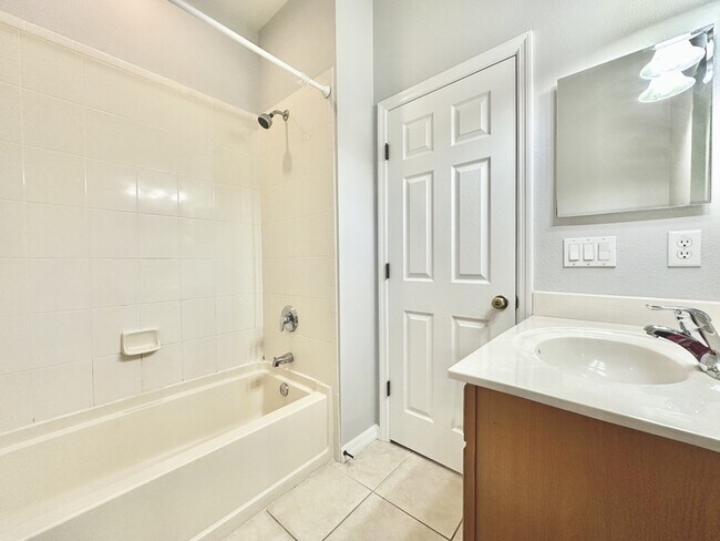 Building Photo - 4129 Via Piedra Cir