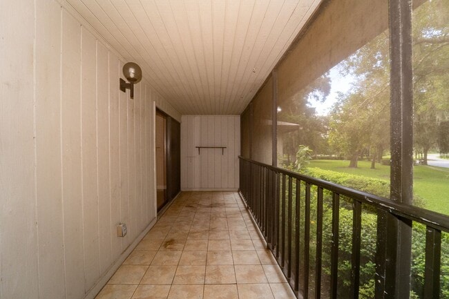 Building Photo - 2BR/2BA Condo in the Desirable Conquistador