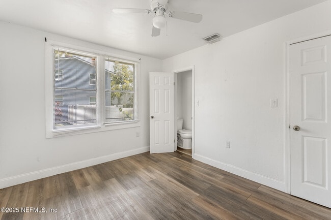 Building Photo - 1018 W 23rd St