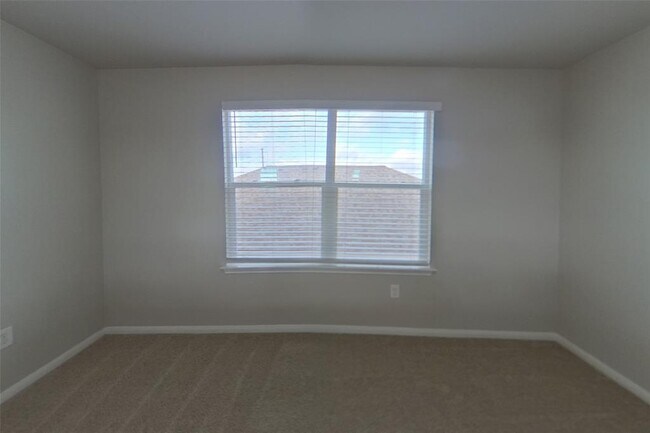 Building Photo - 15012 Custis Ln