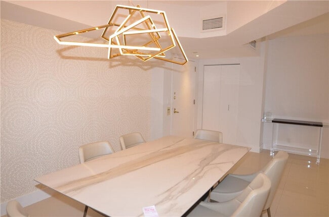 Building Photo - 19355 Turnberry Way