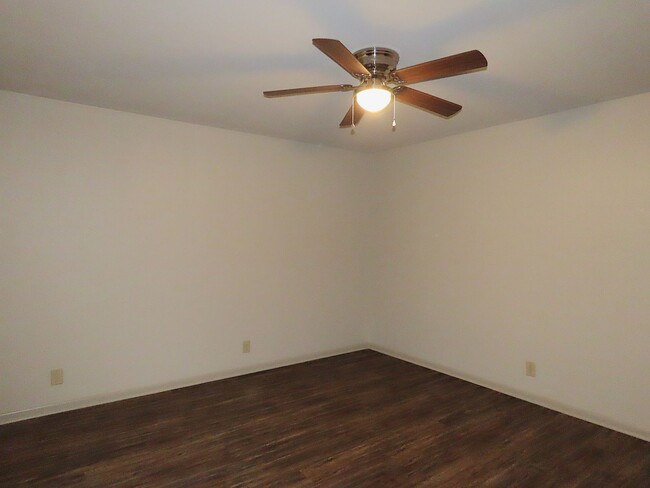 Building Photo - Whitehouse ISD! Spacious 3 Bedroom, 2 Bath...