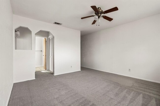 Building Photo - 9816 Teasdale Terrace