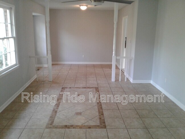 Building Photo - 1001 Christopher Dr