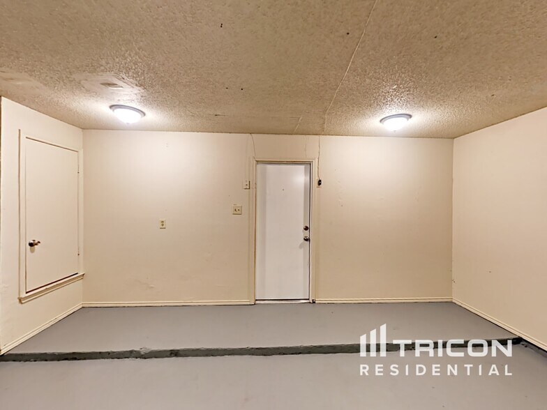 Building Photo - 2804 Beau Dr