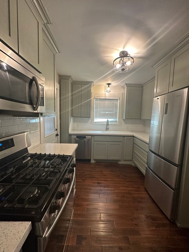 Building Photo - Beautiful 1 Bedroom in Highland