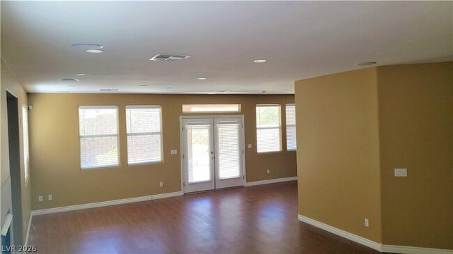 Building Photo - 2819 Dunnottar Ave