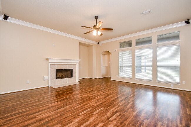Building Photo - 10018 Park Meadow Dr