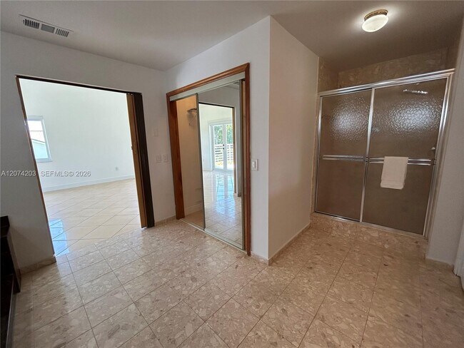 Building Photo - 6611 SW 99th Ave