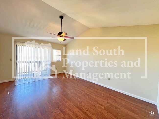 Building Photo - 707 Carpenters Way