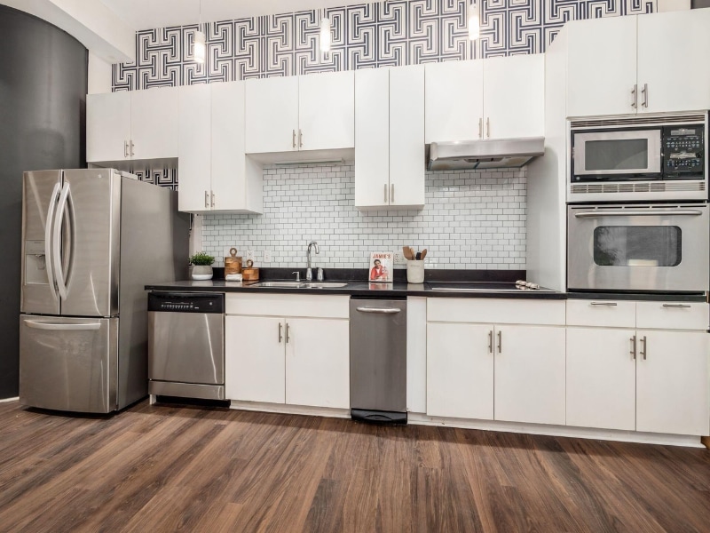 Building Photo - 106 N High St