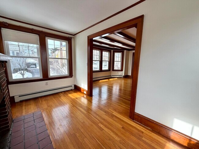 Building Photo - 31 Oakley Rd