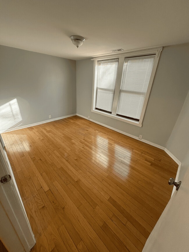 Building Photo - 2606 W Le Moyne St