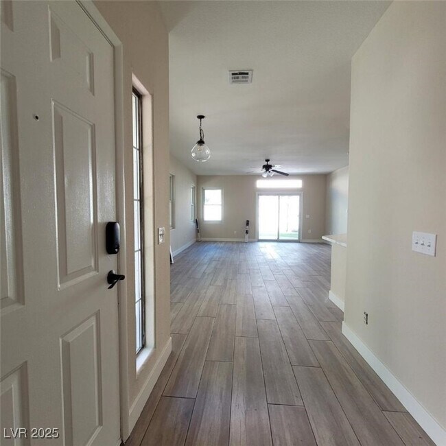 Building Photo - 7828 Sungrove Ct