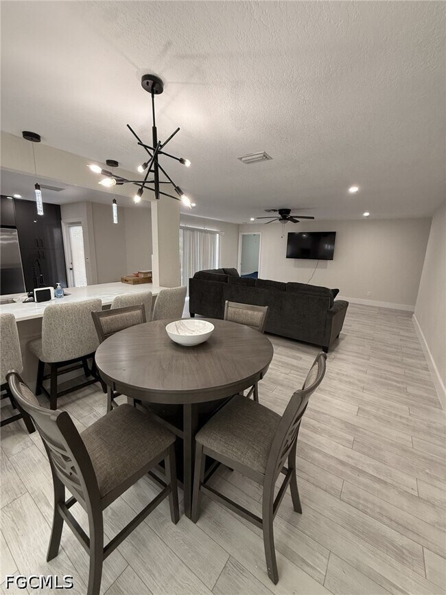 Building Photo - 1414 SE 6th Ave