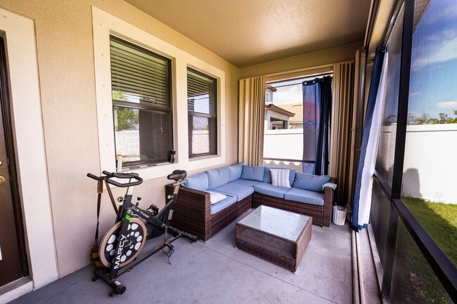 Building Photo - 13156 Green Violet Dr