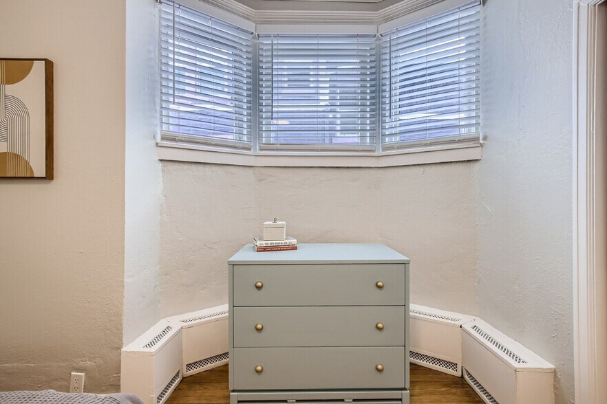 Building Photo - 1240 York St