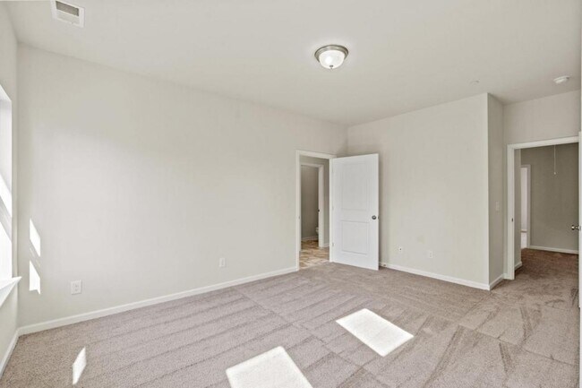 Building Photo - 222 Emmett Dr