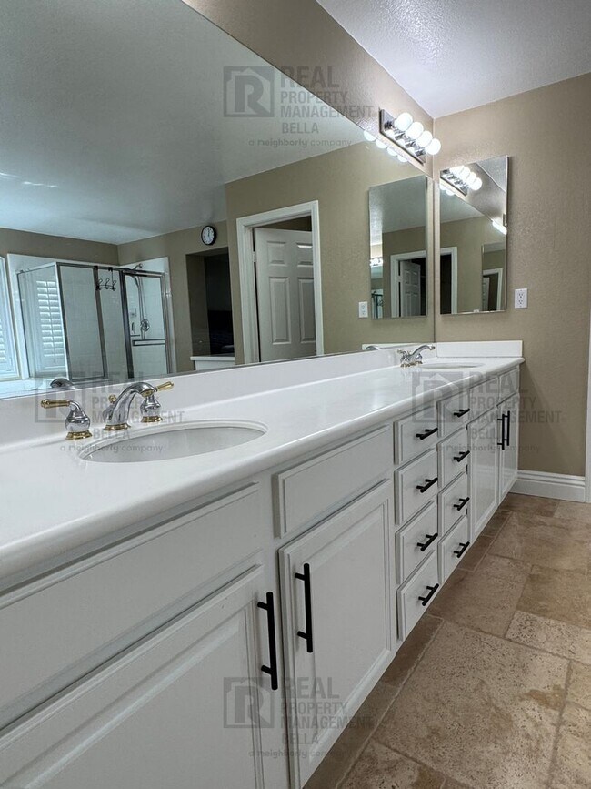 Building Photo - Spacious Murrieta Home with Pool, Spa, Firepit & Backyard Entertaining