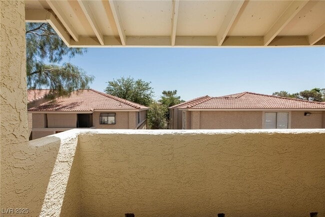 Building Photo - 7300 W Pirates Cove Rd