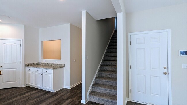 Building Photo - 249 Carvel Trl