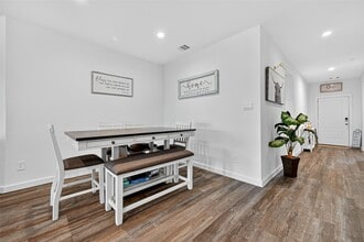 Building Photo - 8730 Shumard Oak Dr