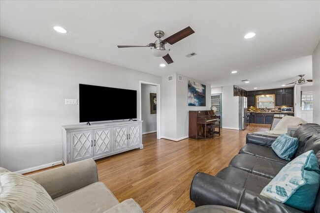 Building Photo - 510 S Belknap St