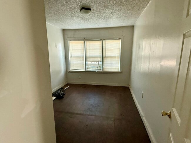 Building Photo - 6117 20th St