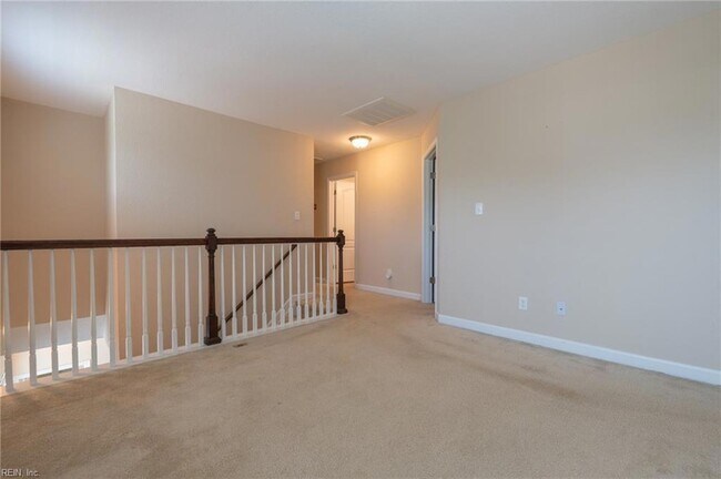 Building Photo - 302 Milton Ct