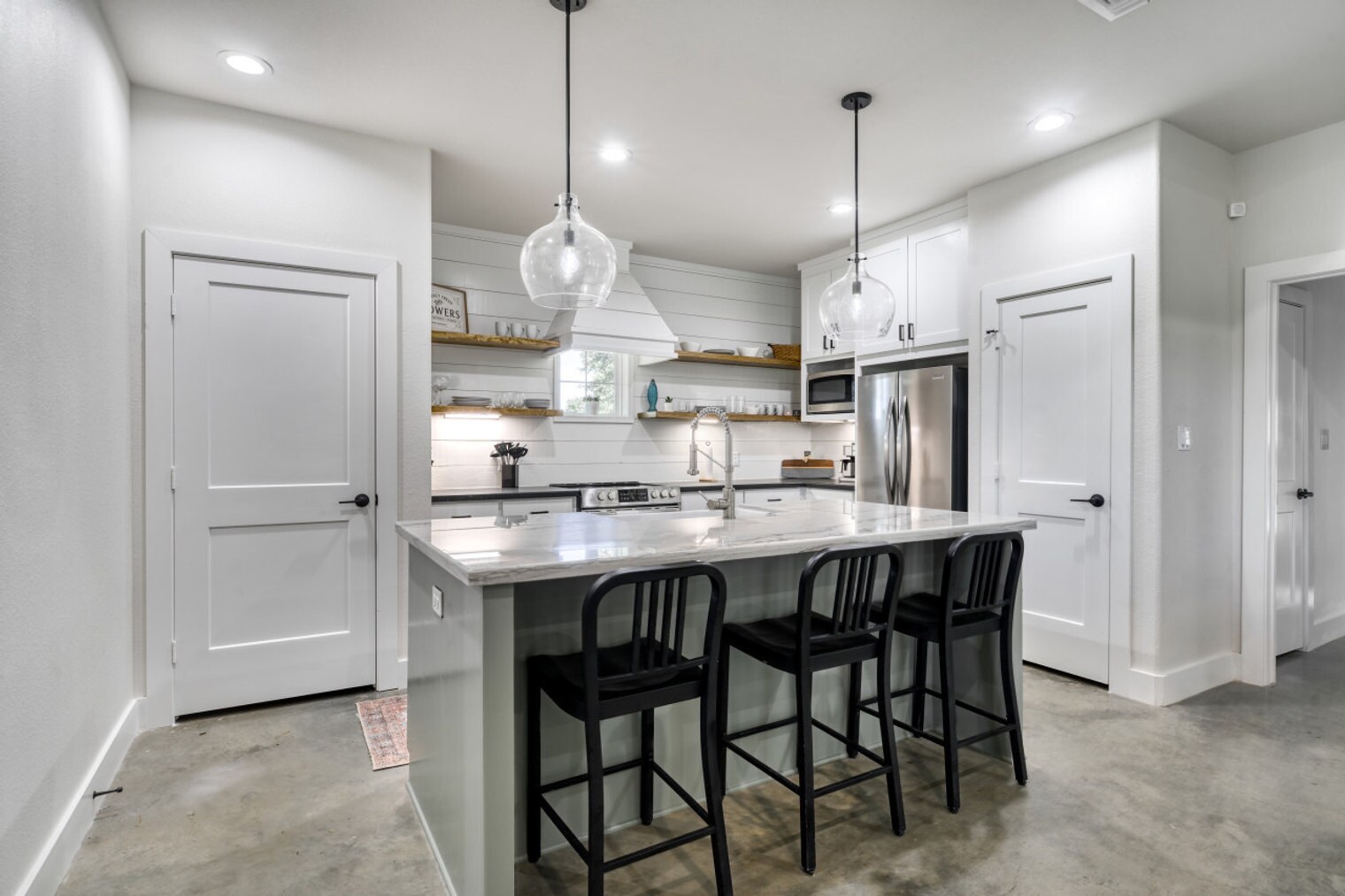 Building Photo - 8300 Lone Star Rd