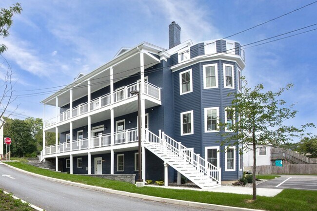 Building Photo - 14 Dock St