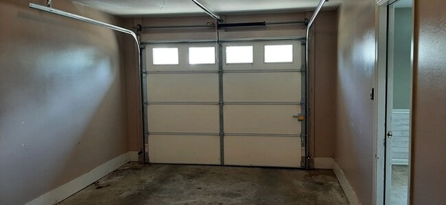 Building Photo - 119 Autumn Cove