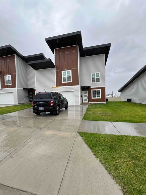 Building Photo - 2502 Castle Pines Dr
