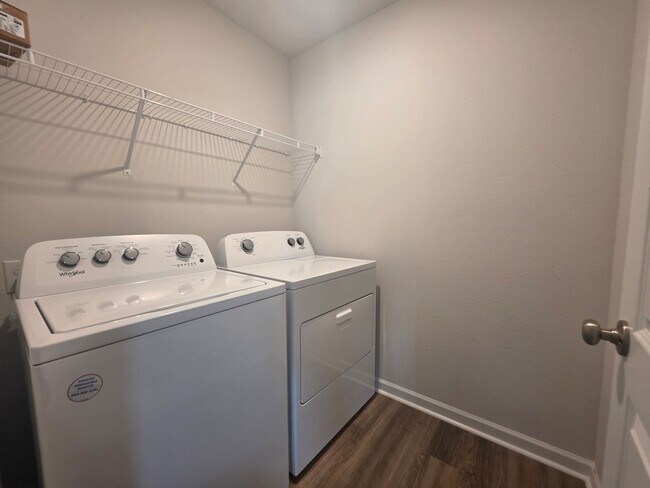 Building Photo - Nearly New 4BR/2BA home close to I10 with energy savings built in