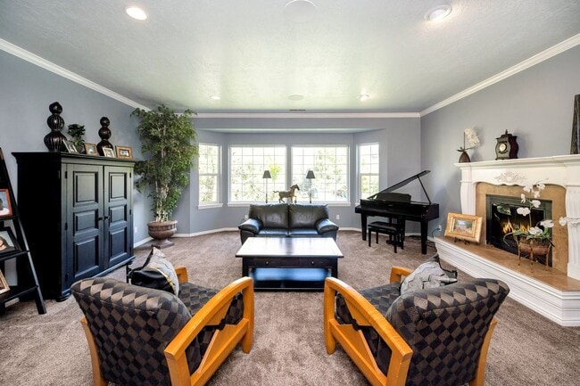 Building Photo - Immaculate Home for rent in gated cul-de-sac!