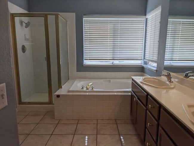 Building Photo - A Very nice and Large 4 Bedroom, 3 Bathroom, 2 STORY Home in Desert Shores!!!!