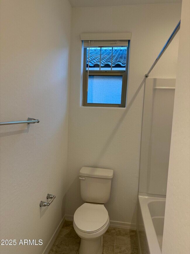 Building Photo - 9973 W Mitchell Ave