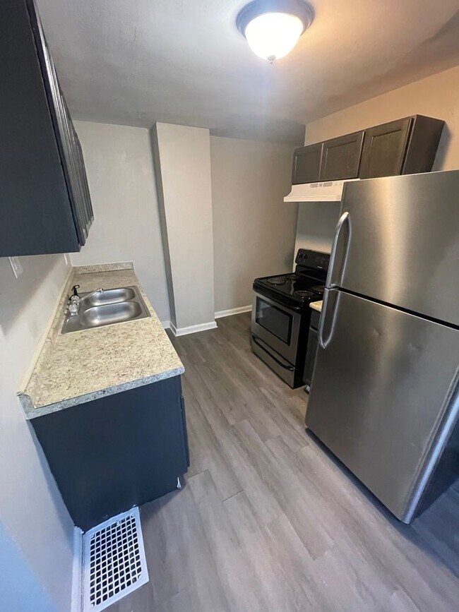 Building Photo - 4522-4524 Evanston Ave