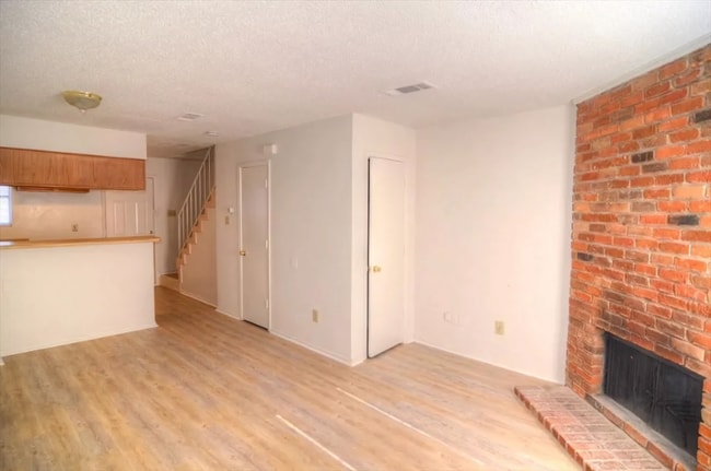 Building Photo - 9423 Olde Towne Row