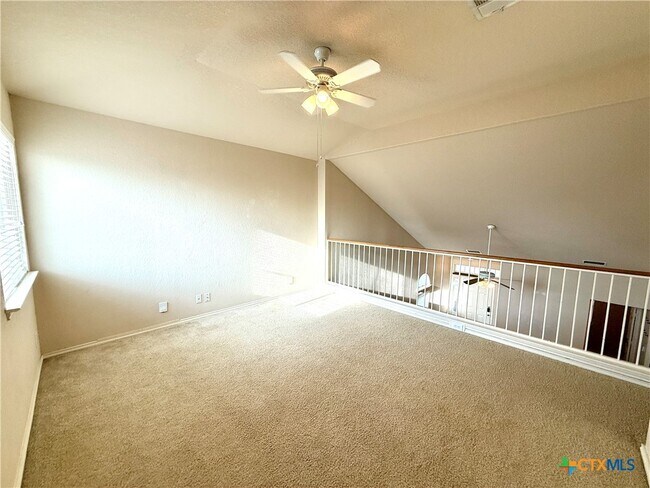 Building Photo - 558 Briggs Dr