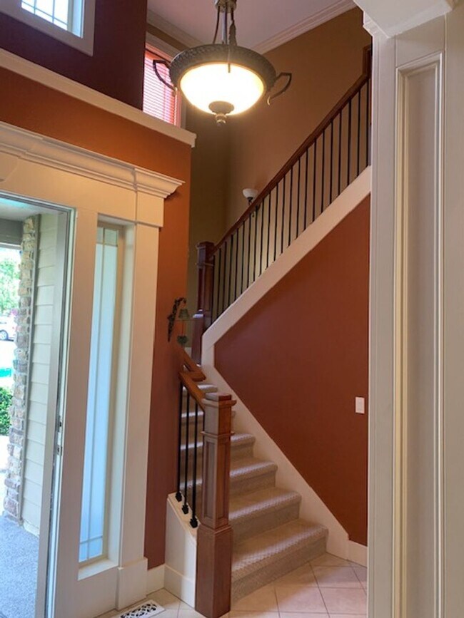 Building Photo - Starpointe Luxury Home with 6 Bedrooms, 4 ...