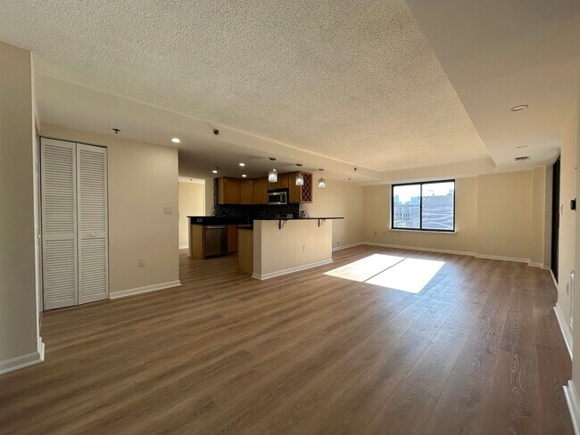 Building Photo - 759 2nd St