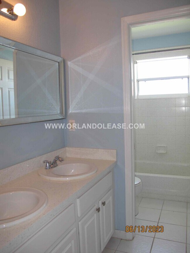 Building Photo - 925 Torrey Pine Dr