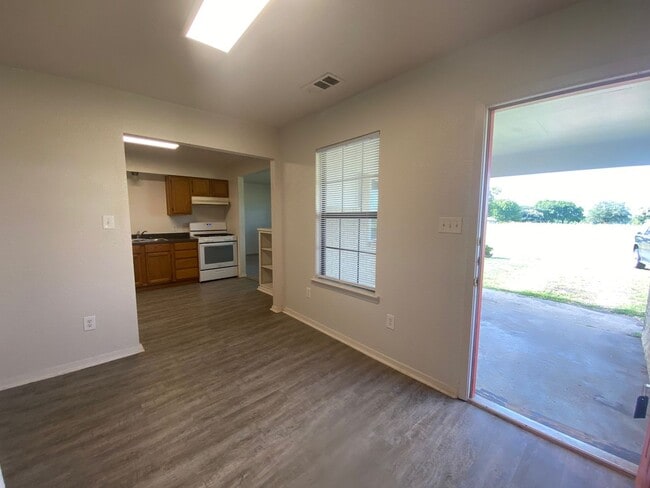 Building Photo - County Living- 1 mile from Hwy 380