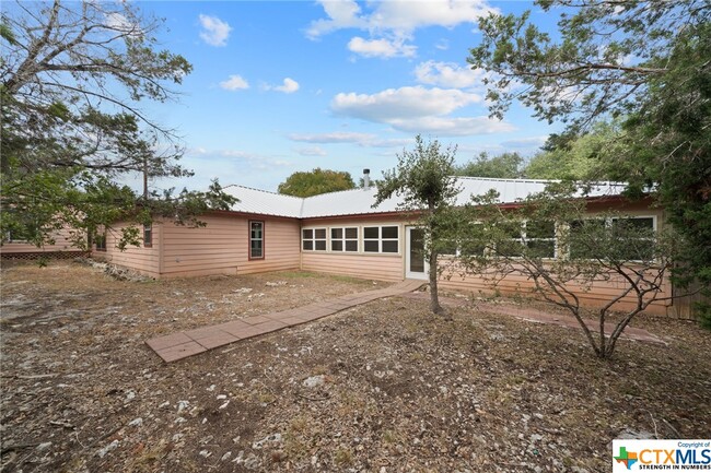 Building Photo - 1310 Scenic View Dr