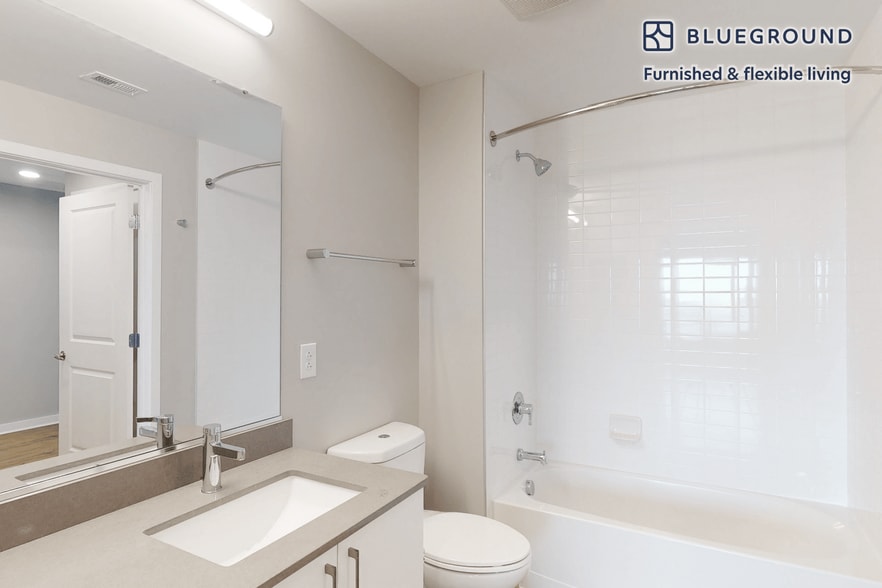 Building Photo - 555 President St