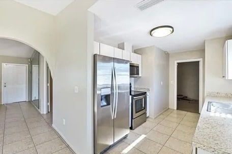 Building Photo - 2410 High Hollow Dr