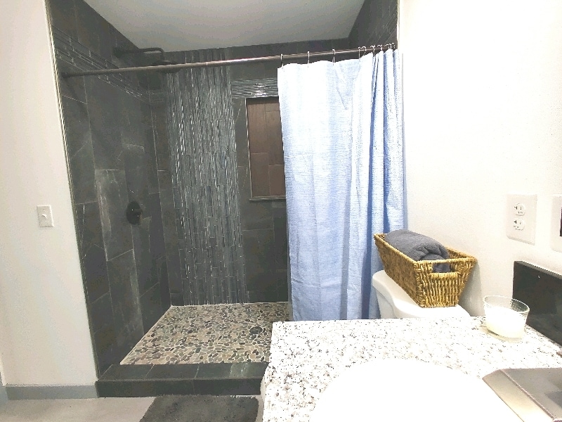 Building Photo - 283 Berrydale Ave