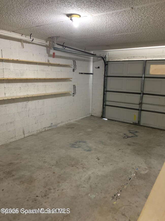 Building Photo - 1712 Stewart Pl